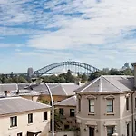 Paris End Potts Point Harbour View!